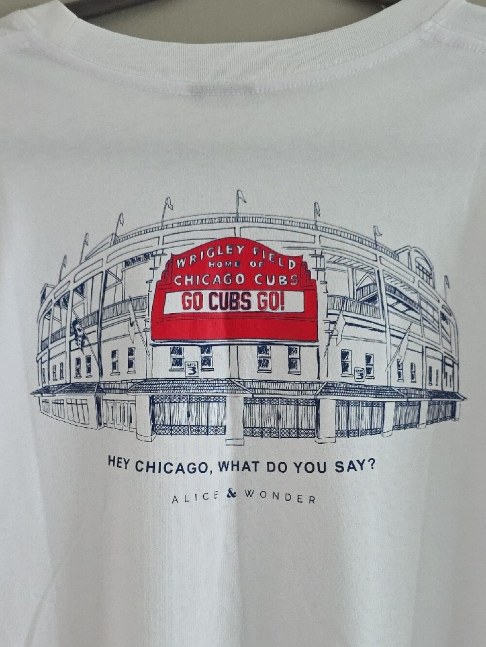 Alice & Wonder White Chicago Cubs Graphic Tee - Picture 3 of 4